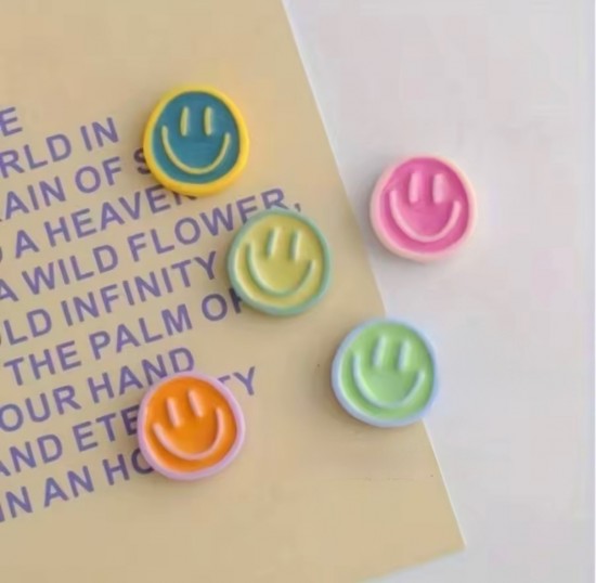 Smiley magneten harde kleuren van demagneetshop.nl