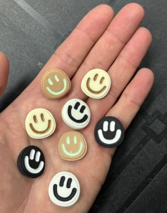 Smiley magneten (8 stuks) 2 van demagneetshop.nl