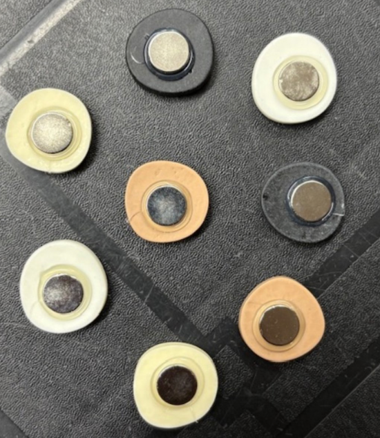 Smiley magneten (8 stuks) 4 van demagneetshop.nl