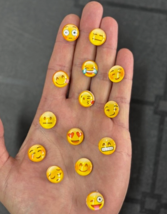 Kleine Emoji's magneten (14 stuks) 1 van demagneetshop.nl