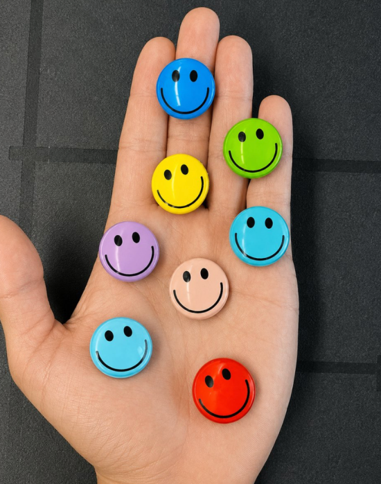 Ronde smiley magneten (8 stuks) 4 van demagneetshop.nl